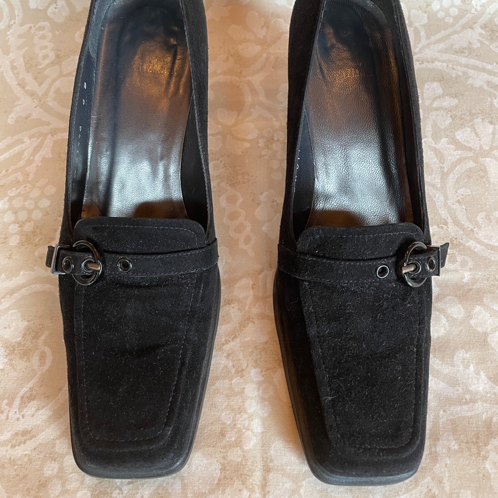 Stuart Weitzman suede heeled loafers. Size 6.